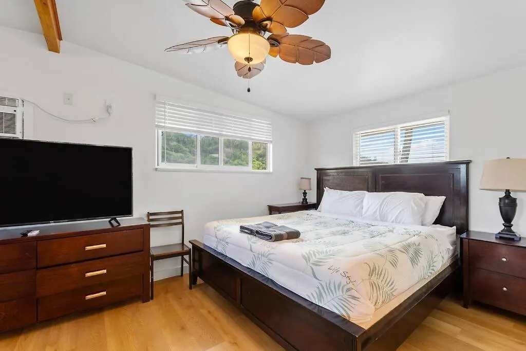 Ocean Front Extra Large Studio Sleeps 7 W Sofa Bed, Contact Us For Price Drop Apartment Haleiwa United States